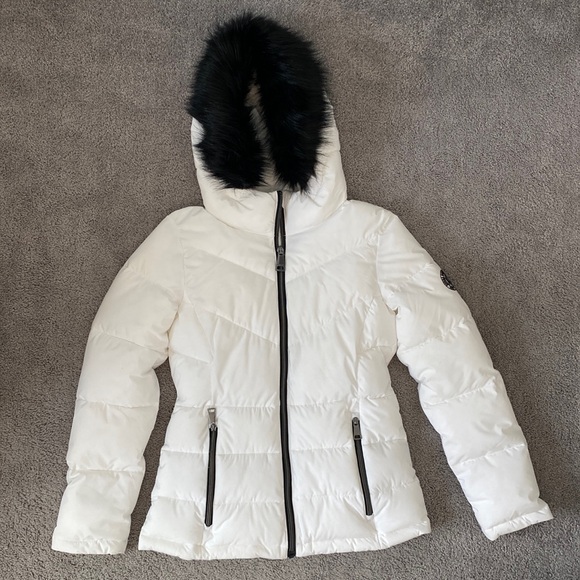 DKNY Puffer Full Zip Up- Preloved - Picture 2 of 15